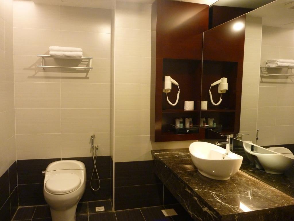 Pariss Hotel Johor Bahru Ngoại thất bức ảnh