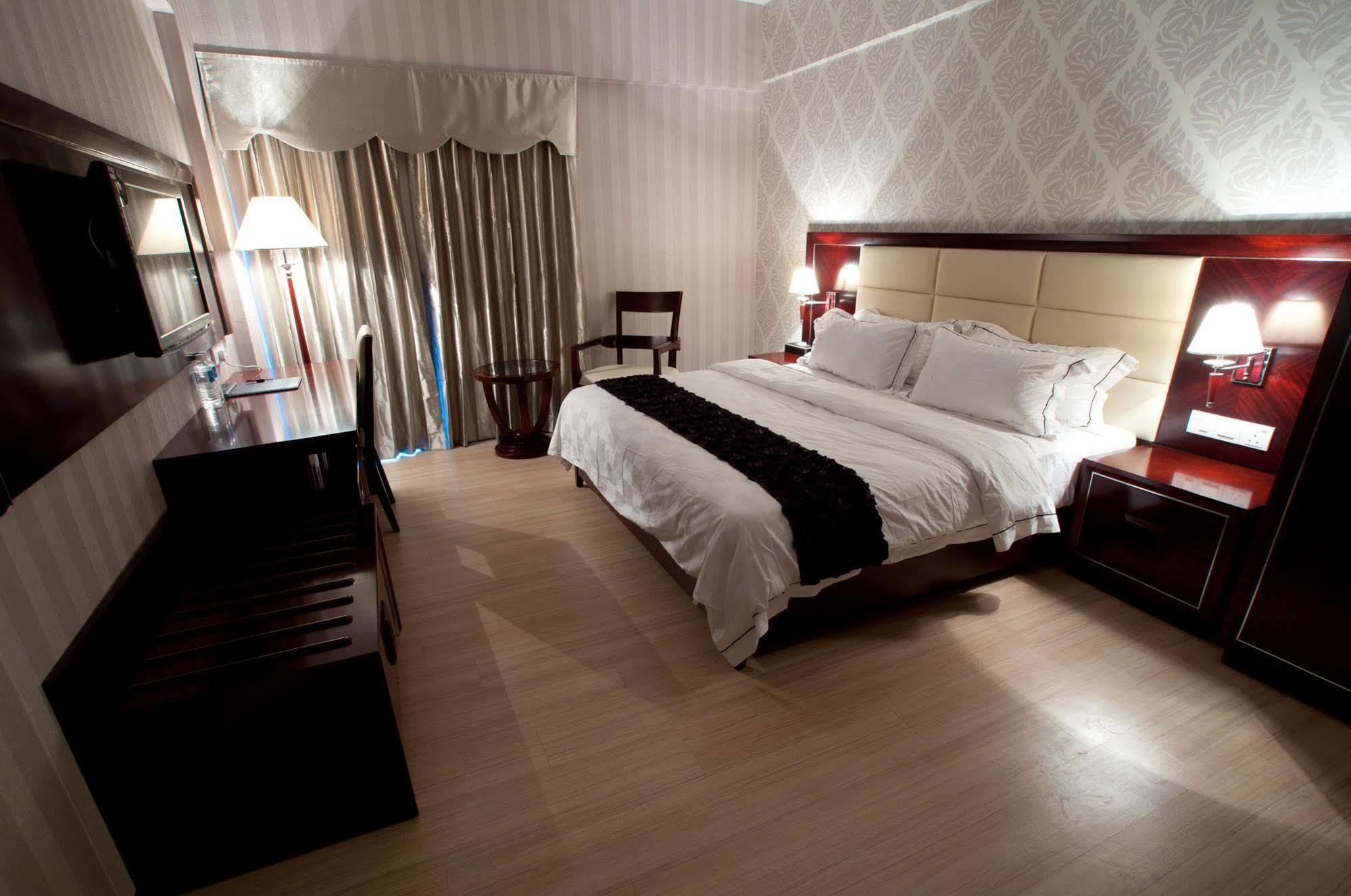 Pariss Hotel Johor Bahru Ngoại thất bức ảnh