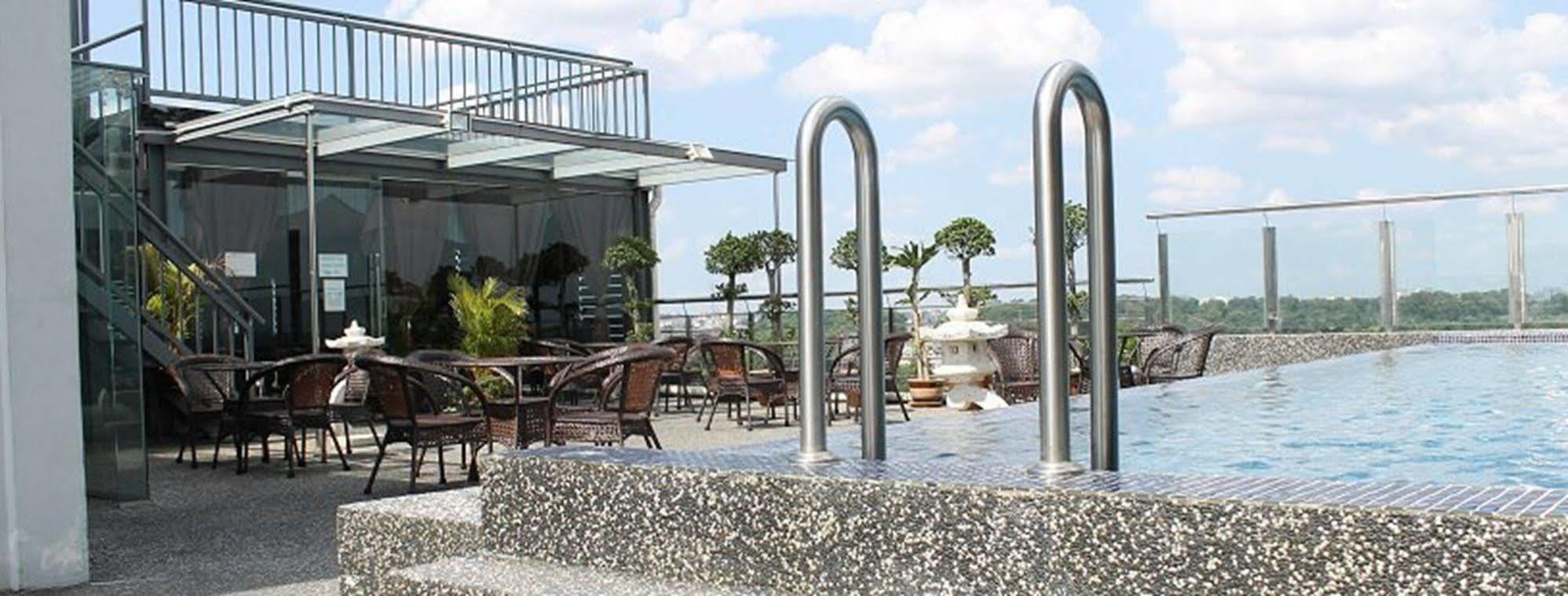 Pariss Hotel Johor Bahru Ngoại thất bức ảnh